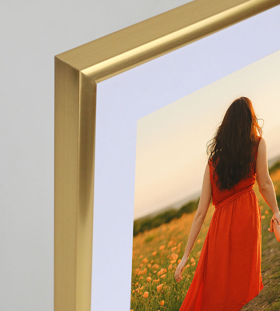 New Lifestyle Kunststoff Bilderrahmen mit Passepartout & Kunststoffglas Collage Wanddeko Poster Hoch- & Querformat - Farbe: Gold | Format: 30x40