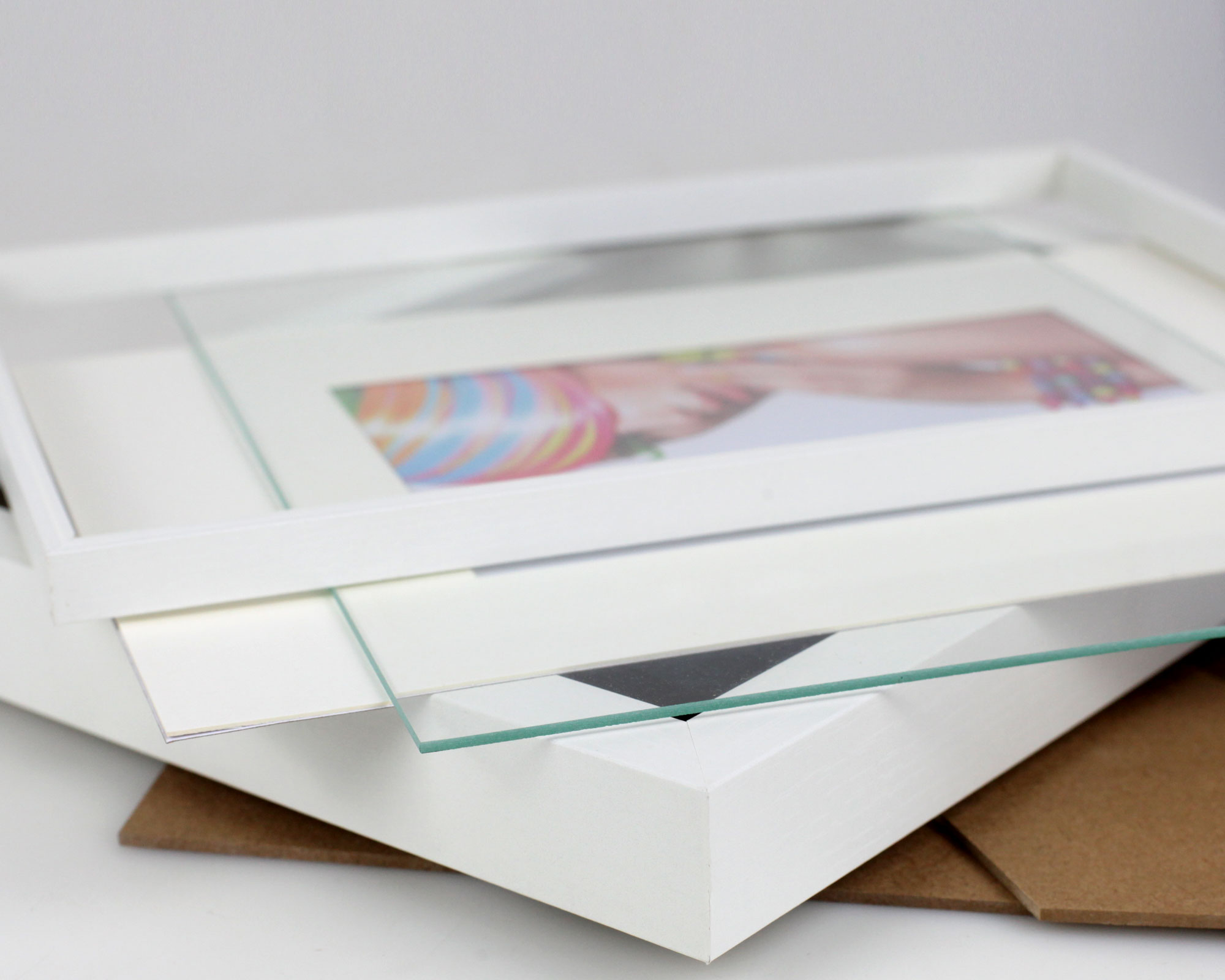 3D Objektrahmen Bilderrahmen mit Passepartout & gehärtetem Glas Holz MDF Rahmen Foto Poster - Farbe: Weiß | Format: 40x40