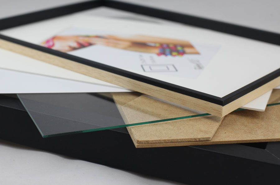 3D Objektrahmen Bilderrahmen mit Passepartout & gehärtetem Glas Holz MDF Rahmen Foto Poster - Farbe: Gold-Antik | Format: 30x40